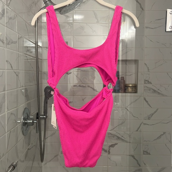 Good American Hawaiian Pink Monokinii - Picture 5 of 9